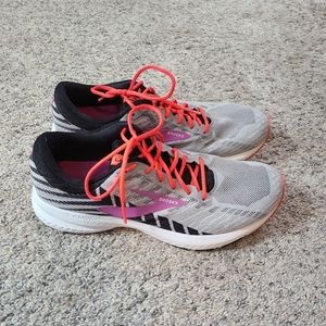 Women's Brooks Launch 6 Sneakers Size 9.5